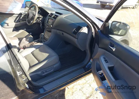 2006 Honda Accord 3.0 Ex z USA, uszkodzony, nr VIN 1HGCM668X6A017412